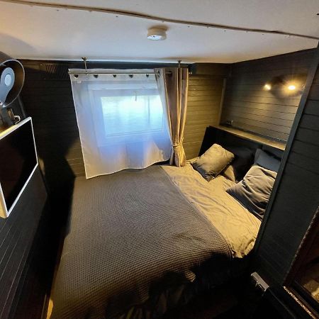 Modernus Kambarys Barzoje Ant Nemuno Hotel Kaunas Bagian luar foto