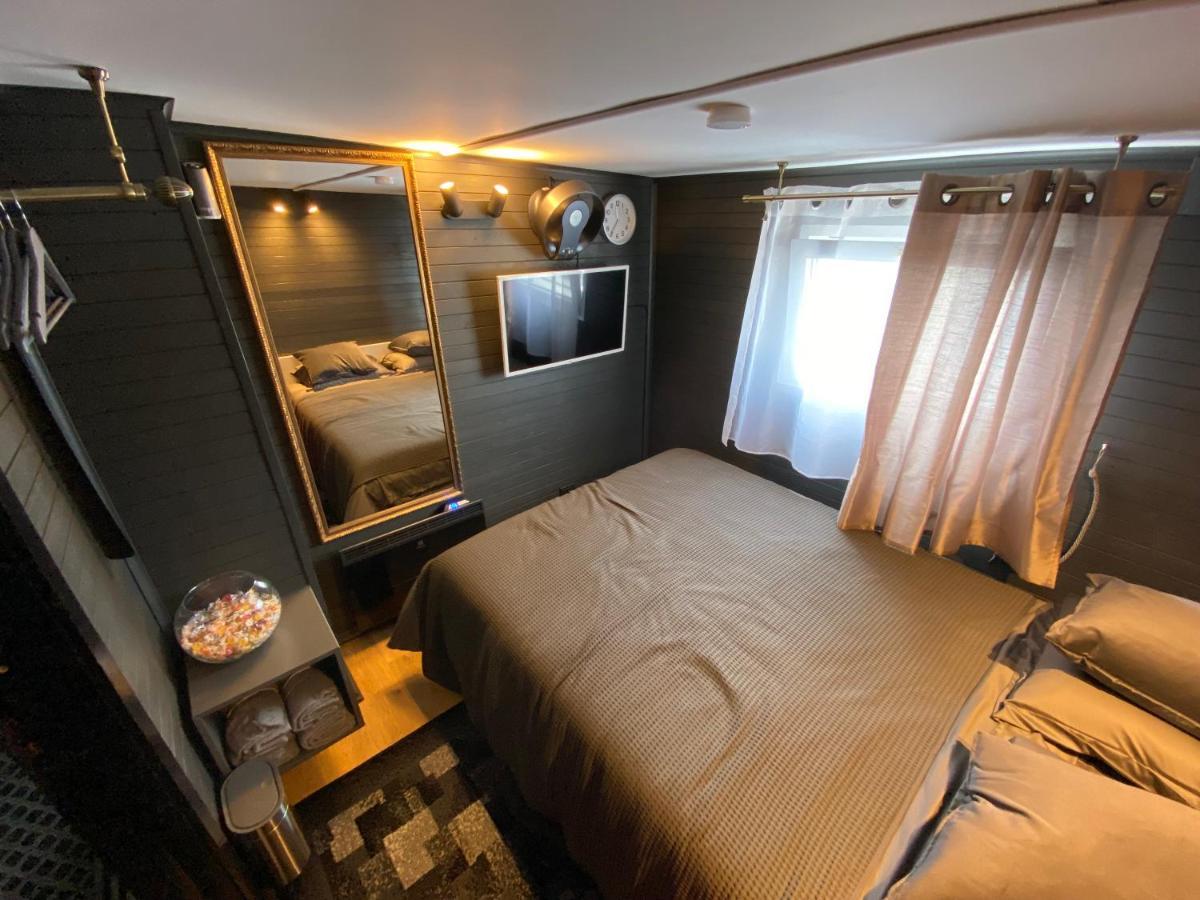 Modernus Kambarys Barzoje Ant Nemuno Hotel Kaunas Bagian luar foto