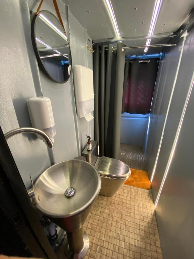 Modernus Kambarys Barzoje Ant Nemuno Hotel Kaunas Bagian luar foto