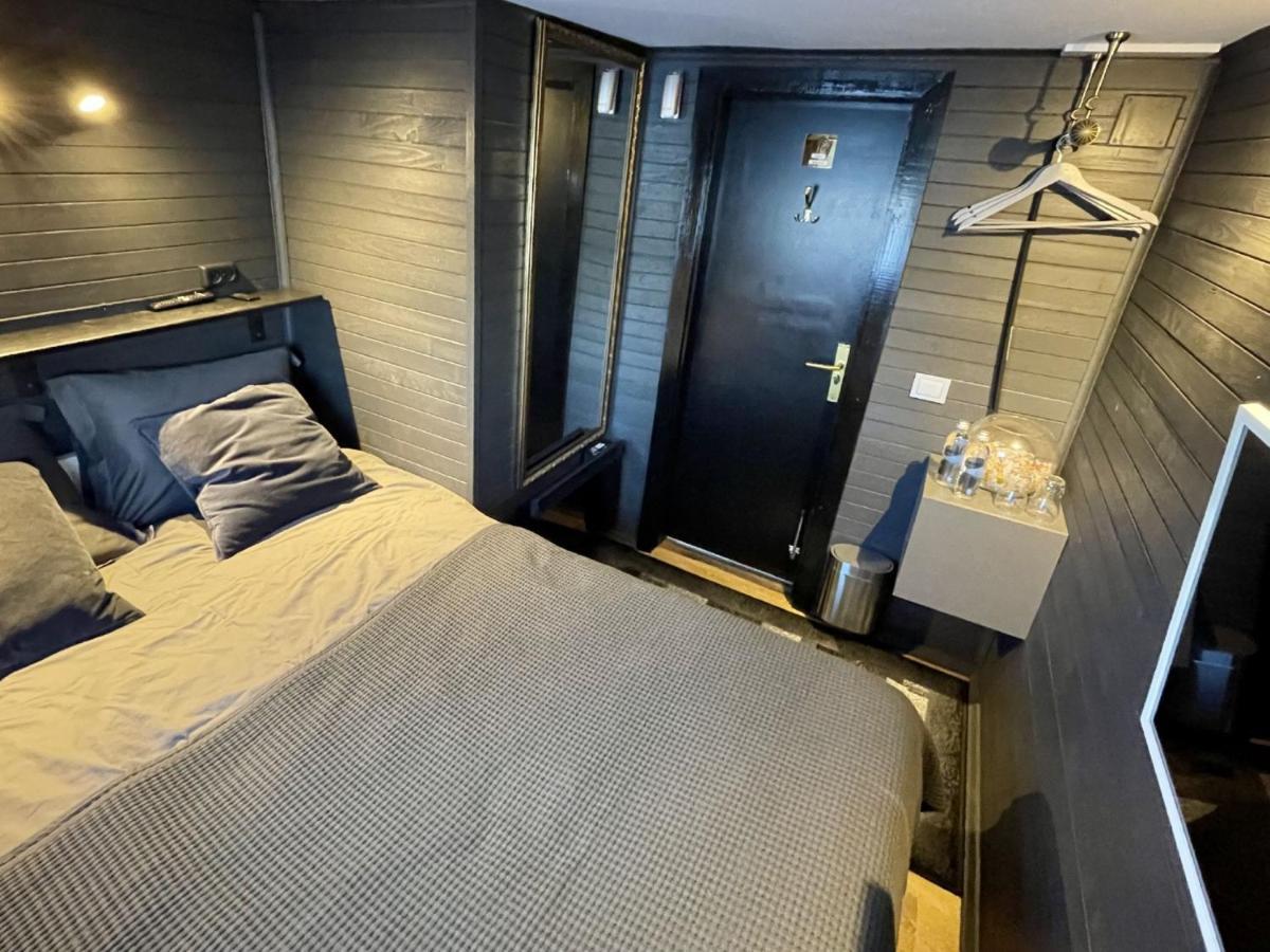 Modernus Kambarys Barzoje Ant Nemuno Hotel Kaunas Bagian luar foto